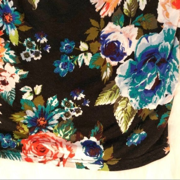 H&M Deep V Draped Short Sleeve Blouse Floral Top - Picture 8 of 8